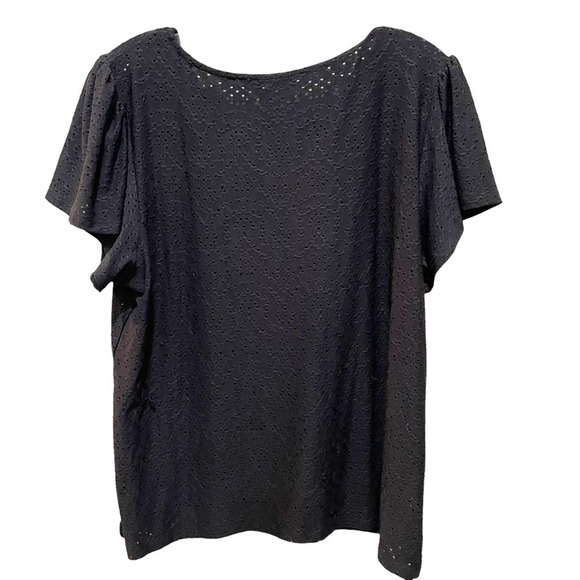 Chelsea & Theodore Flutter Sleeve Eyelet Top Black Size XL - Picture 5 of 6